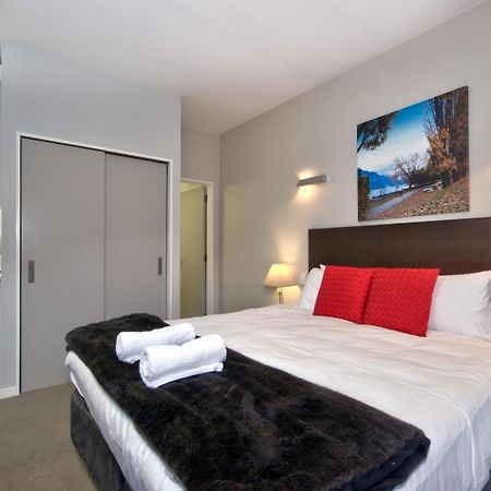 Pure Retreat Lake Views Queenstown Bagian luar foto