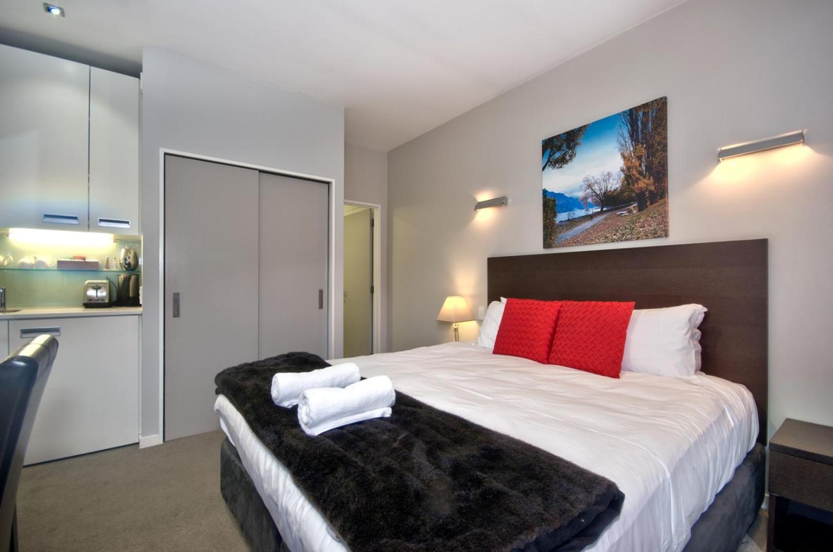 Pure Retreat Lake Views Queenstown Bagian luar foto