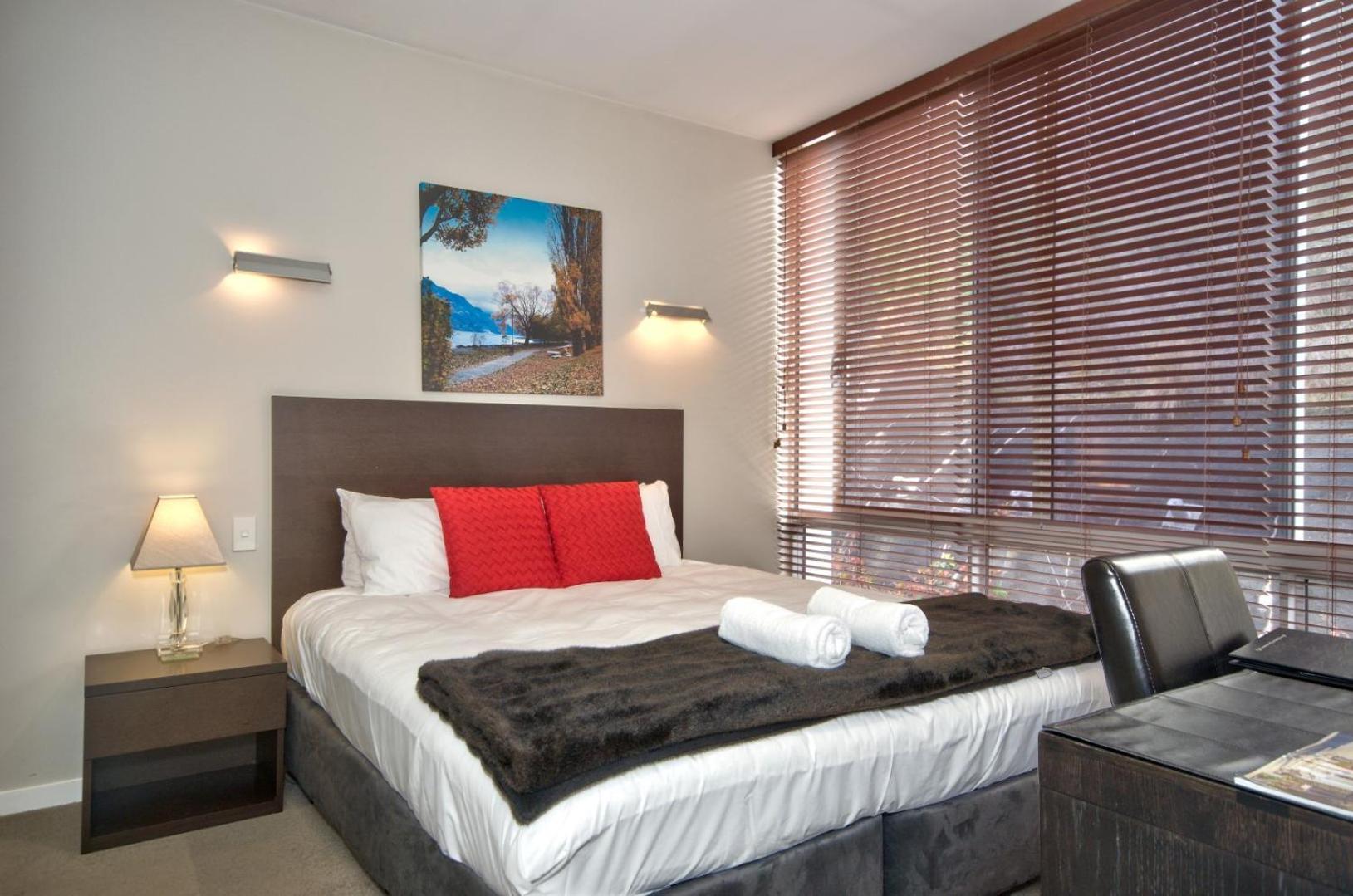 Pure Retreat Lake Views Queenstown Bagian luar foto